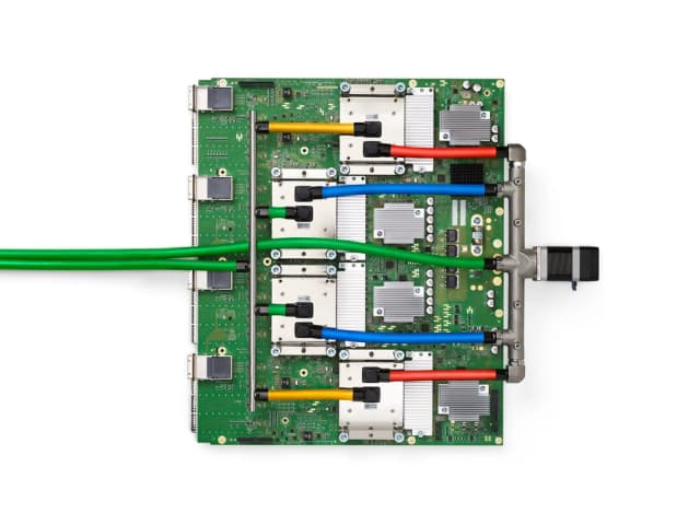 TPU v4 render
